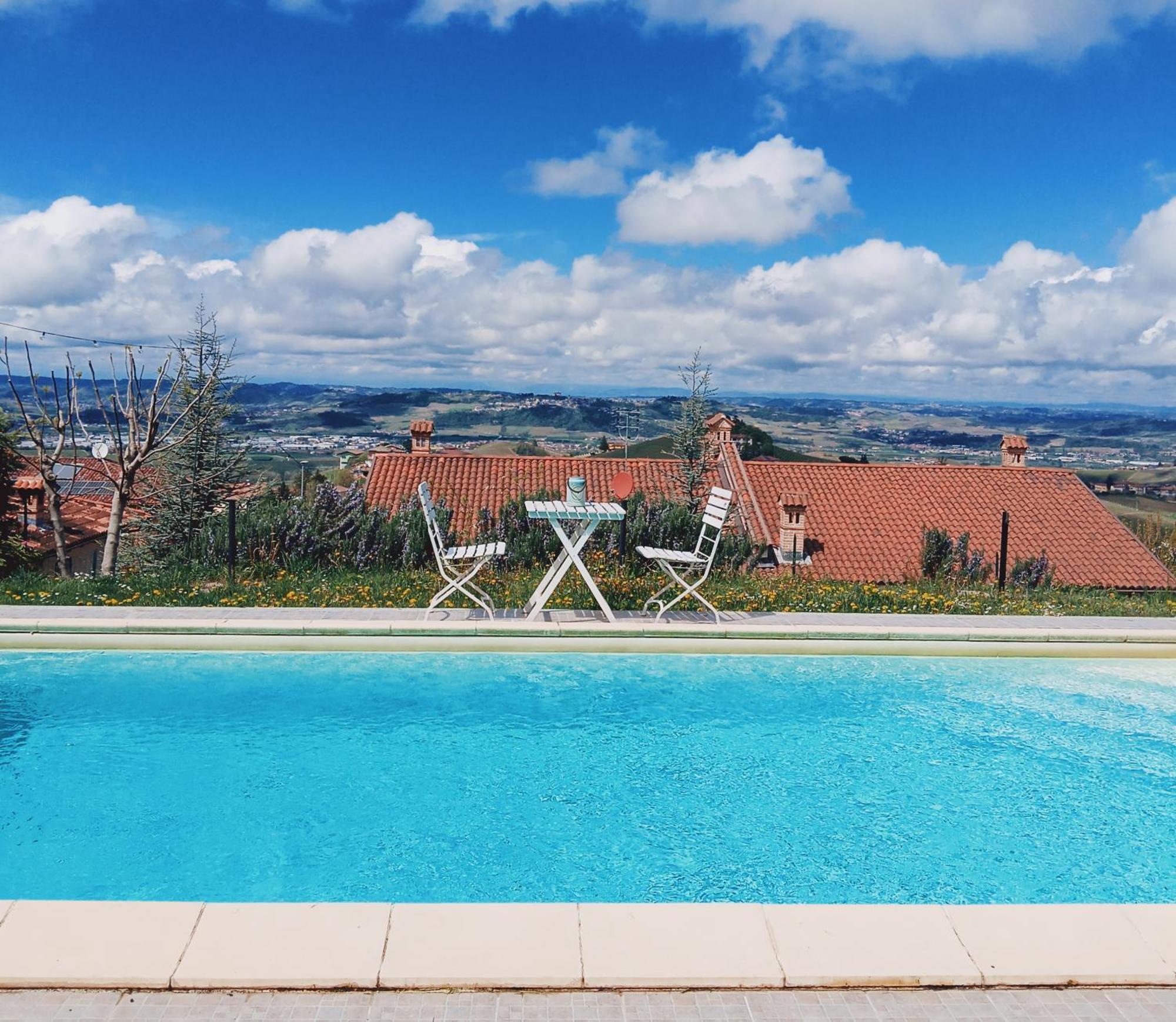 Domus Langhe Bed & Breakfast