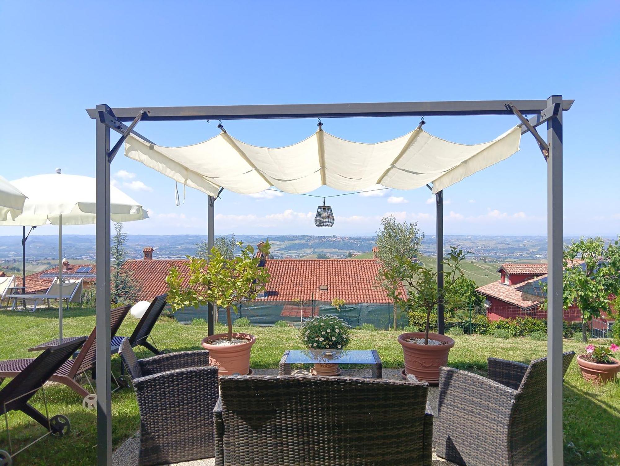 Domus Langhe Bed & Breakfast Treiso